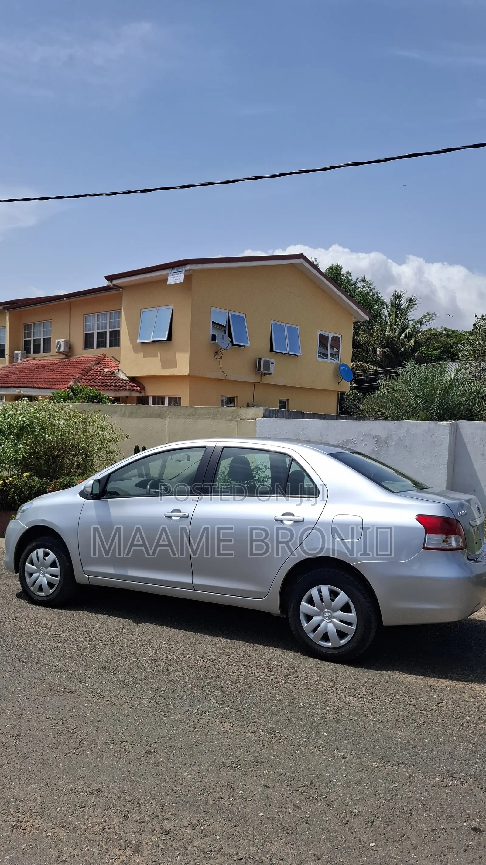 Toyota Belta 2011 Silver