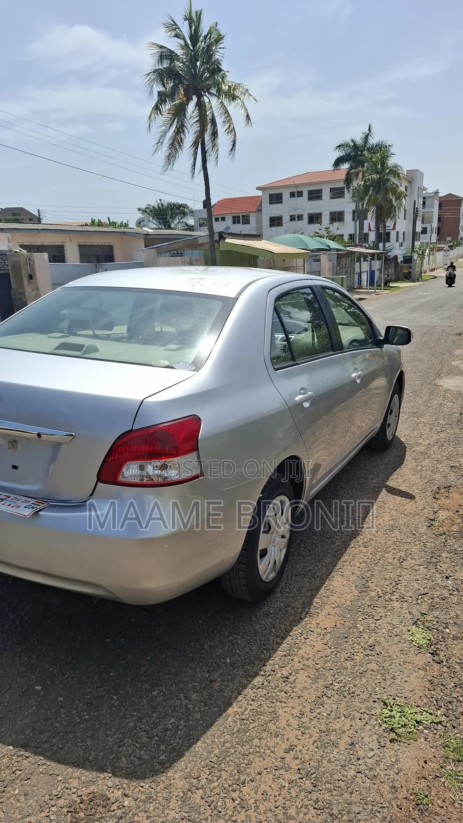 Toyota Belta 2011 Silver