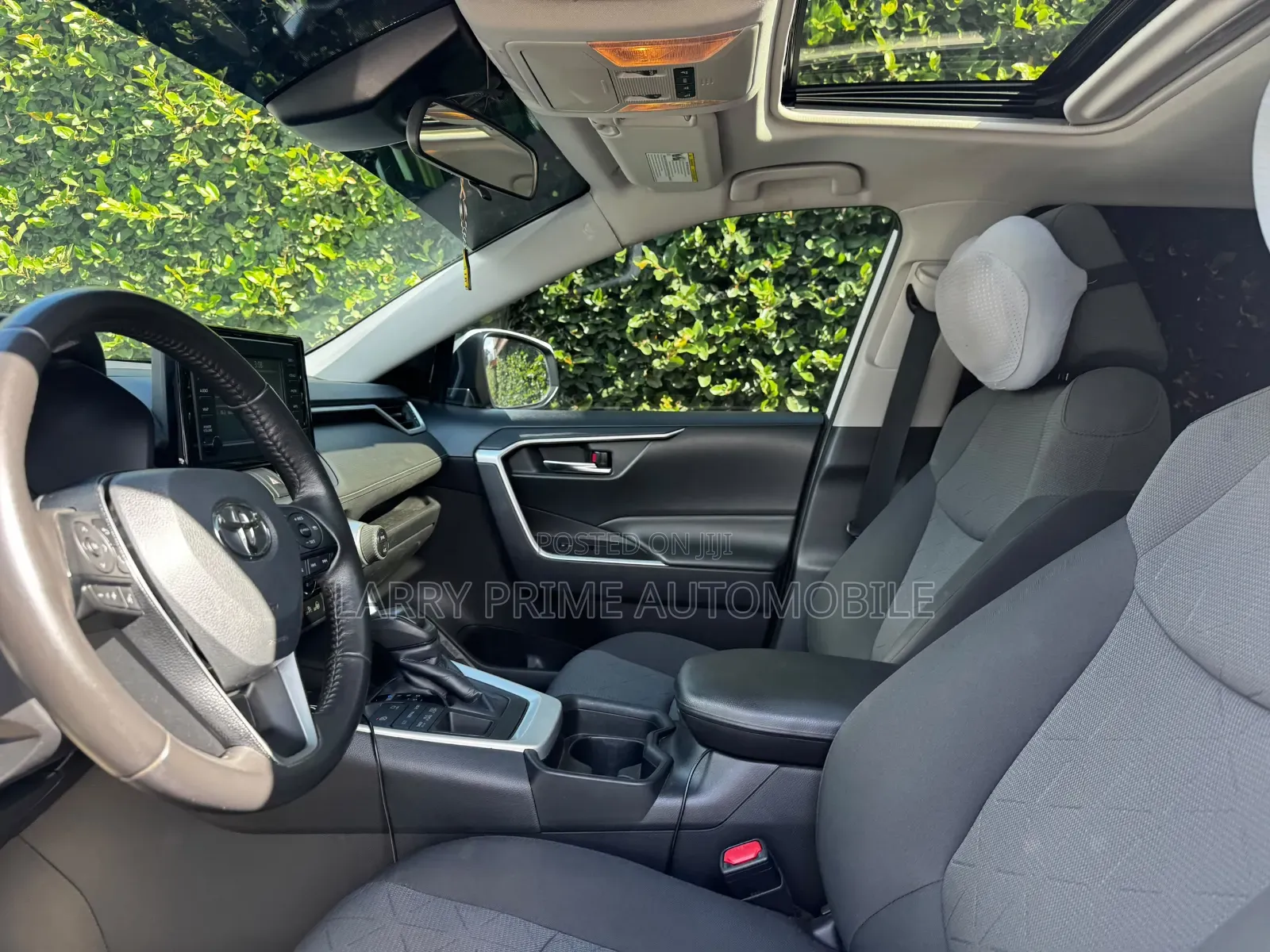 Toyota RAV4 XLE AWD 2020 White