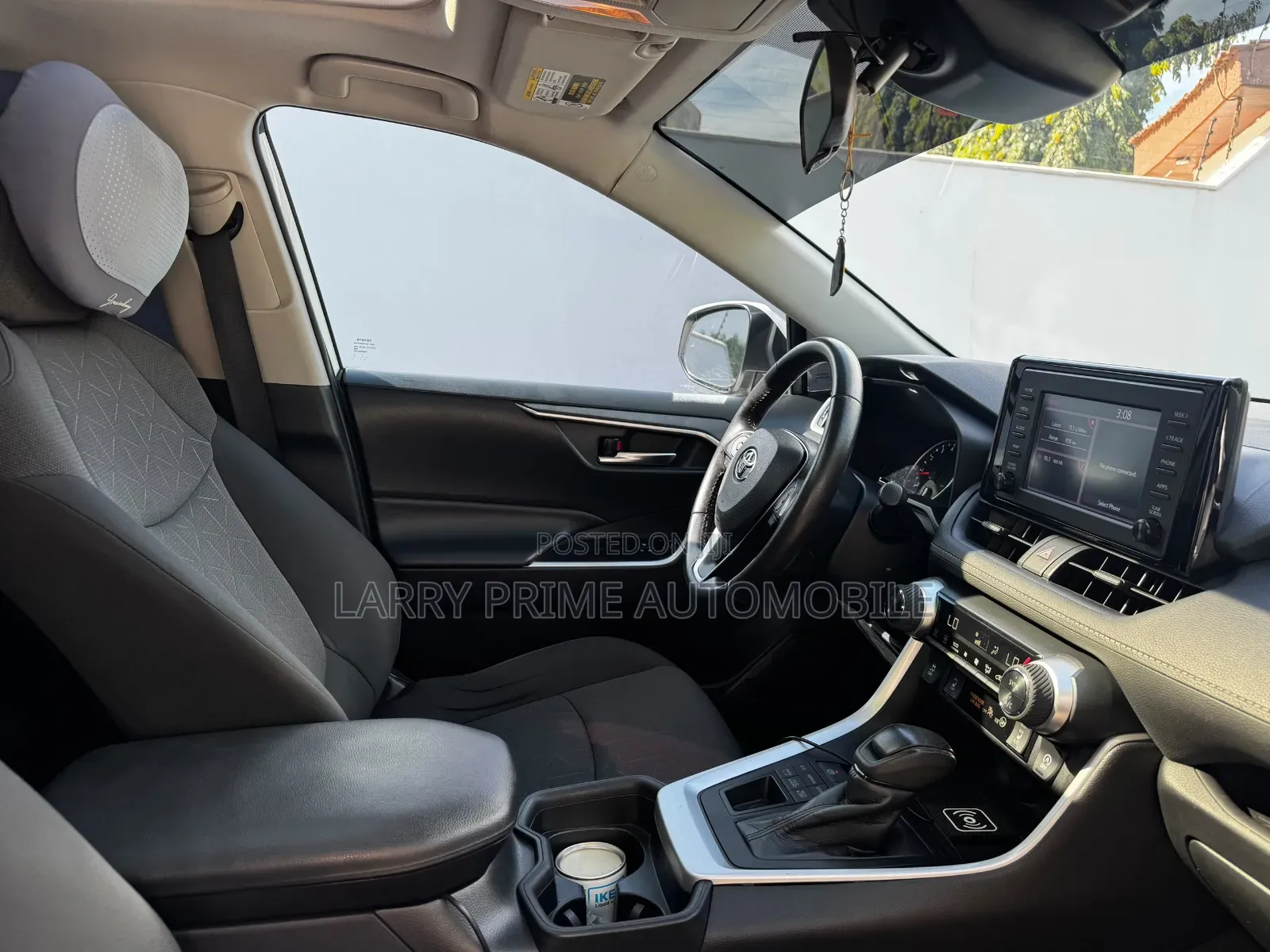 Toyota RAV4 XLE AWD 2020 White