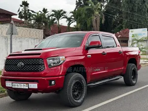 Toyota Tundra SR5 5.7L V8 4x4 CrewMax 5.6 ft. box 145.7 in. WB 2019 Red
