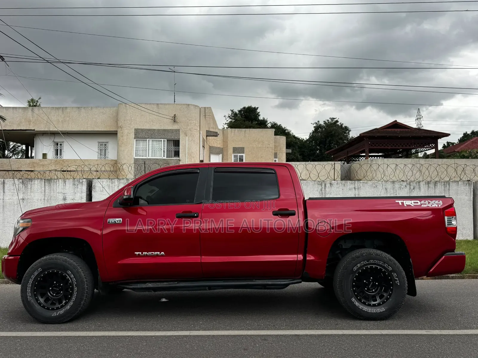 Toyota Tundra SR5 5.7L V8 4x4 CrewMax 5.6 ft. box 145.7 in. WB 2019 Red