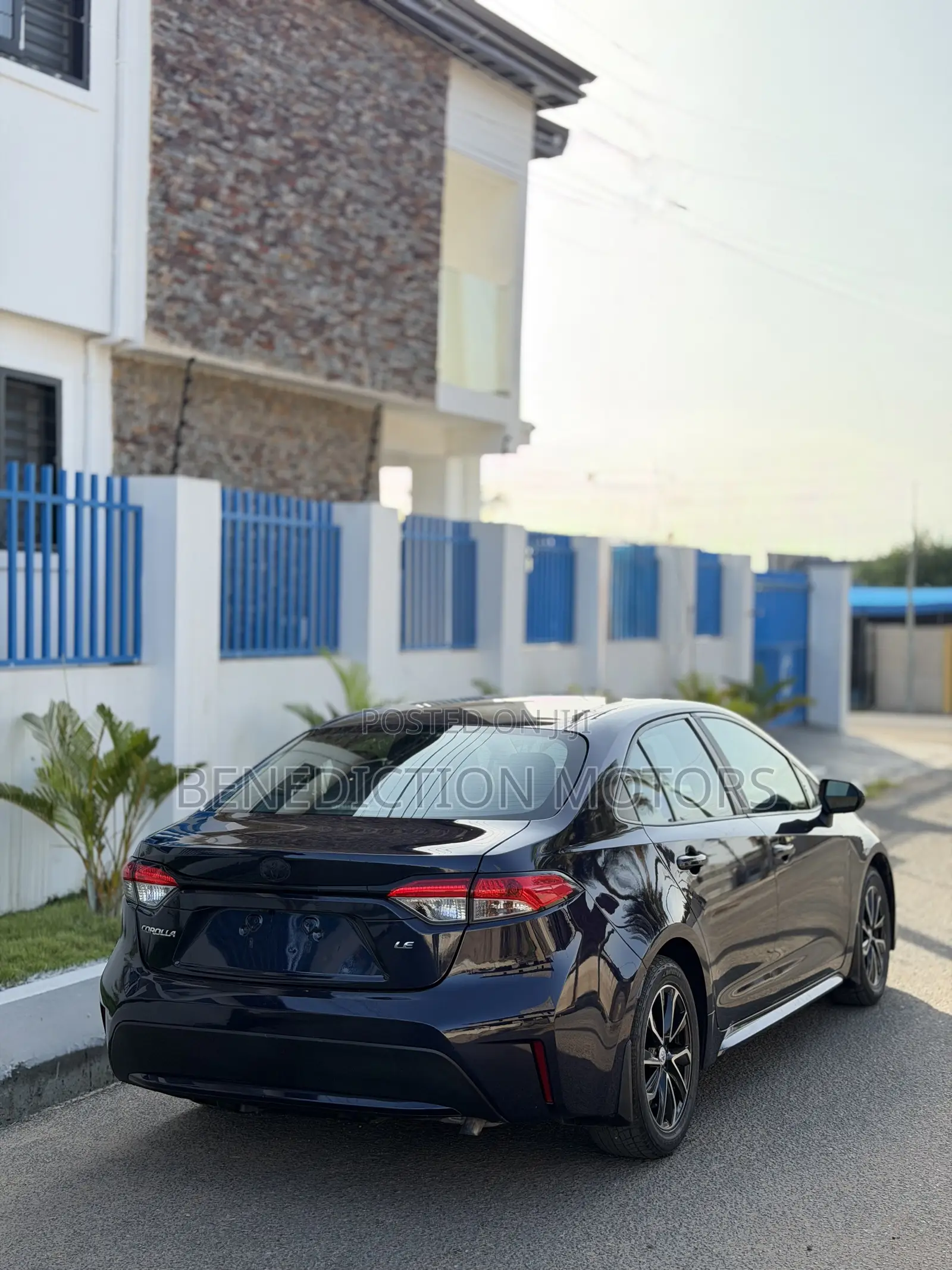 Toyota Corolla LE 2020 Blue