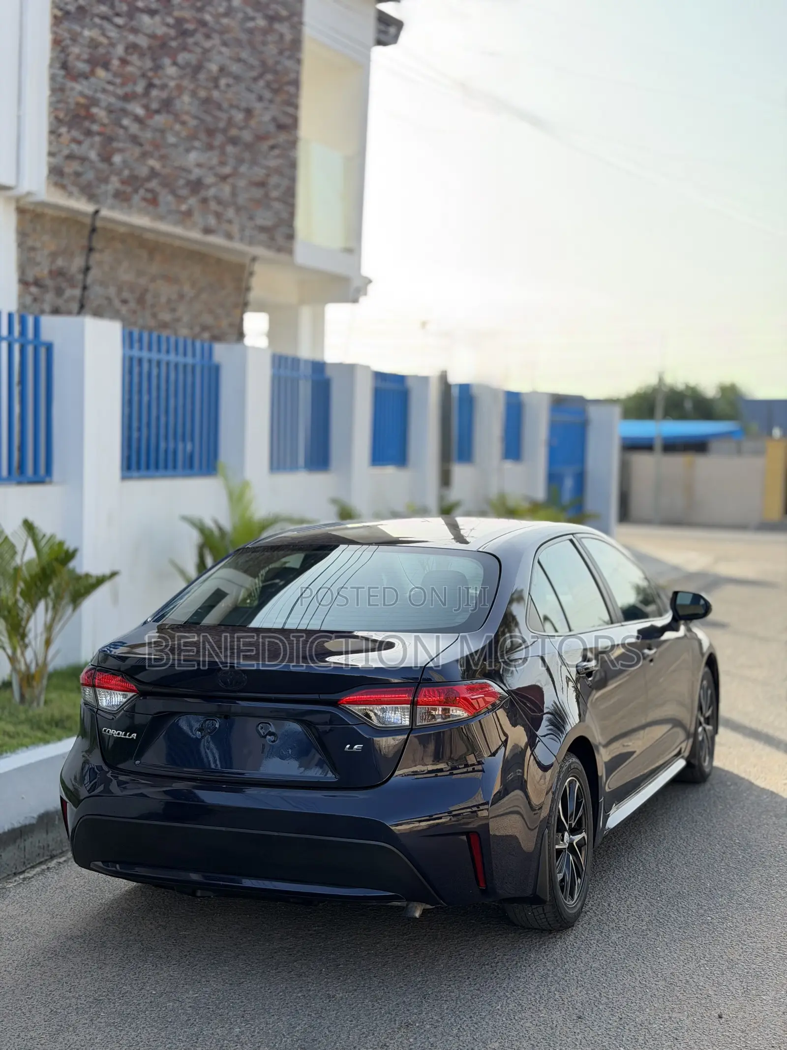 Toyota Corolla LE 2020 Blue