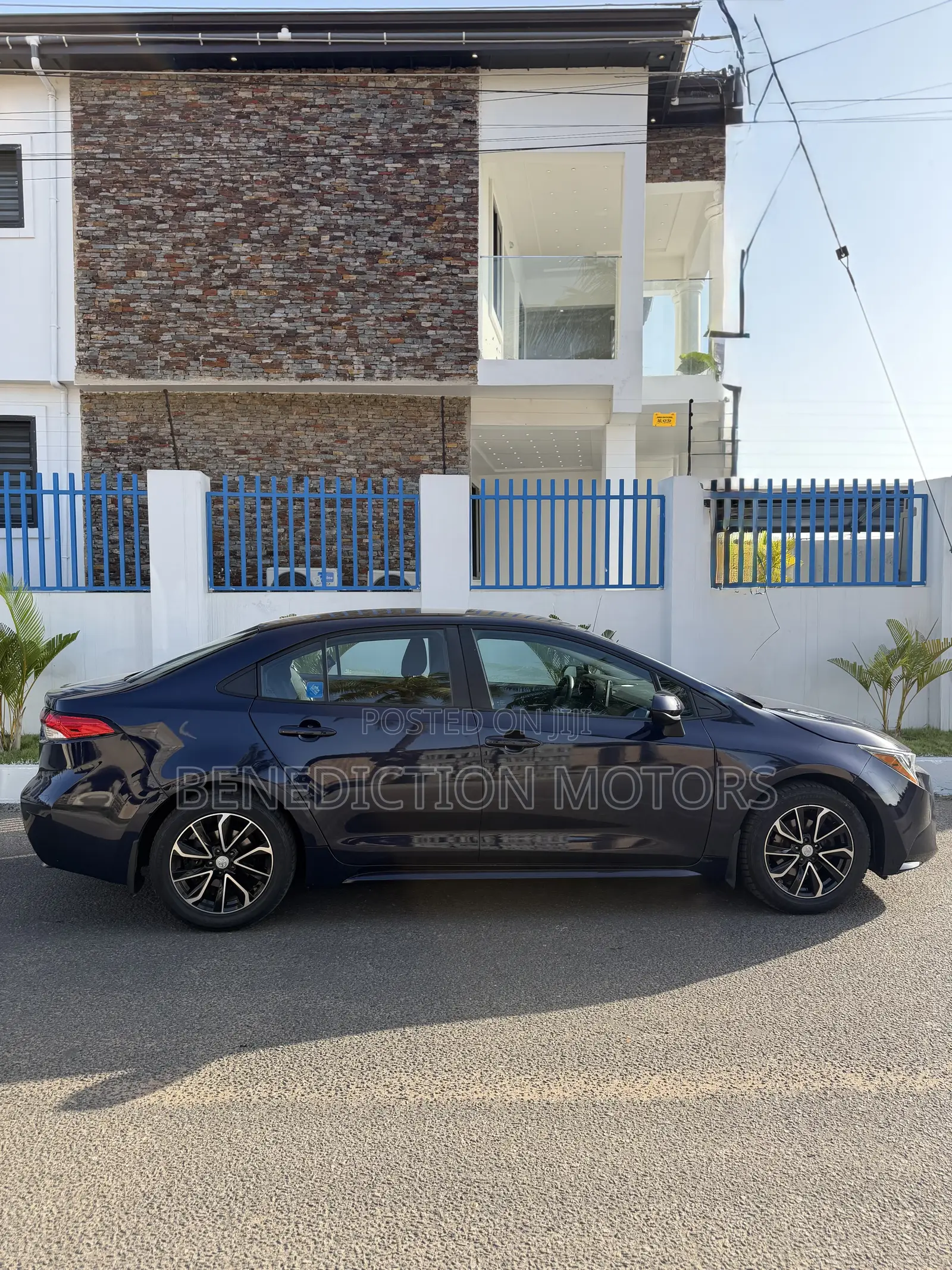 Toyota Corolla LE 2020 Blue