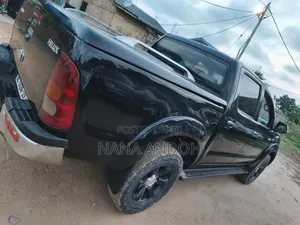 Toyota Hilux 2.5 D-4D 4X4 SRX 2012 Black