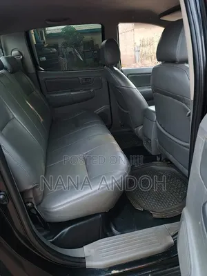 Toyota Hilux 2.5 D-4D 4X4 SRX 2012 Black