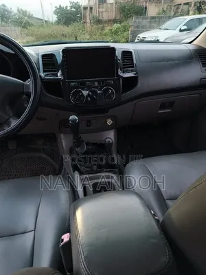 Toyota Hilux 2.5 D-4D 4X4 SRX 2012 Black