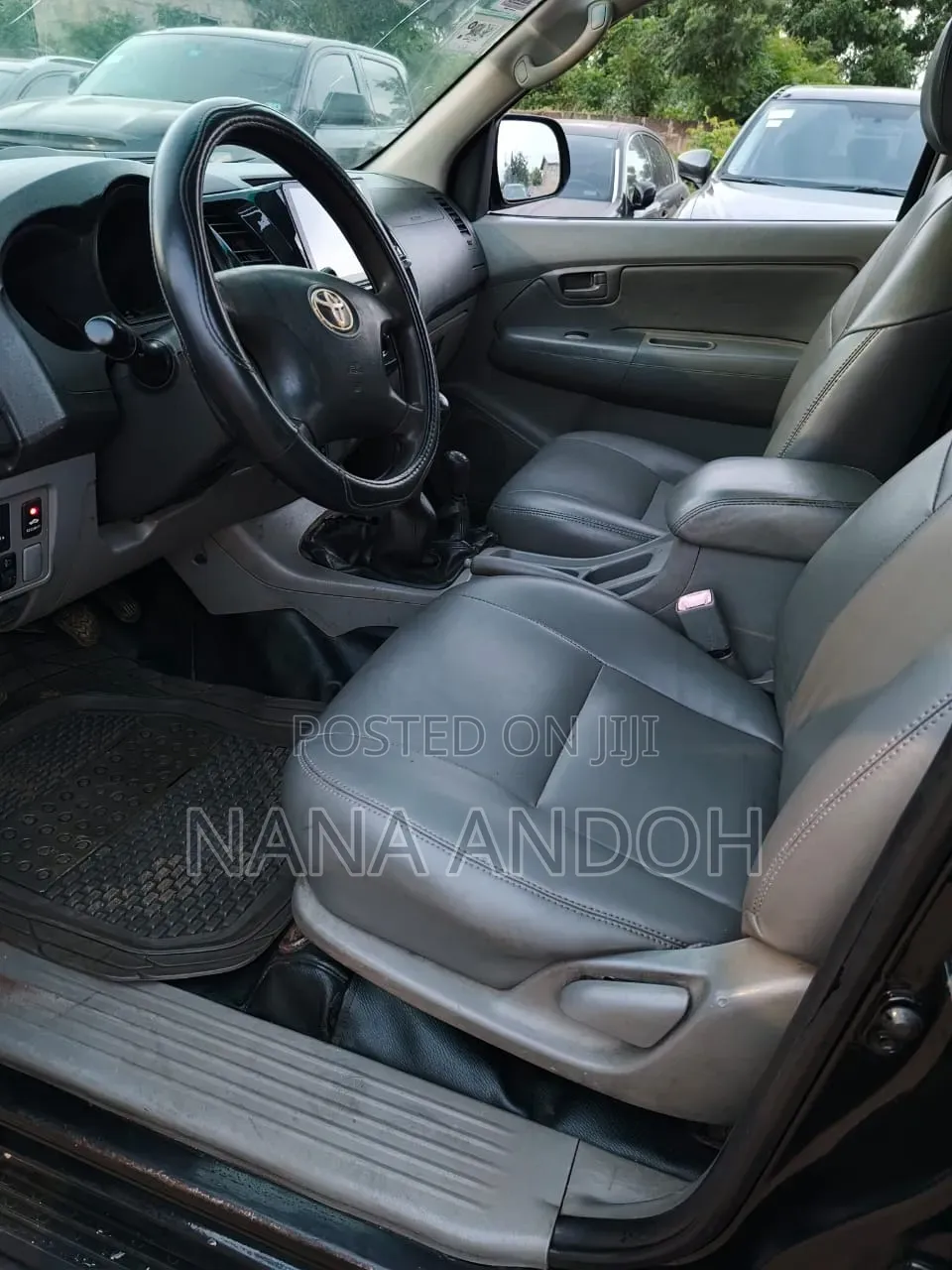 Toyota Hilux 2.5 D-4D 4X4 SRX 2012 Black