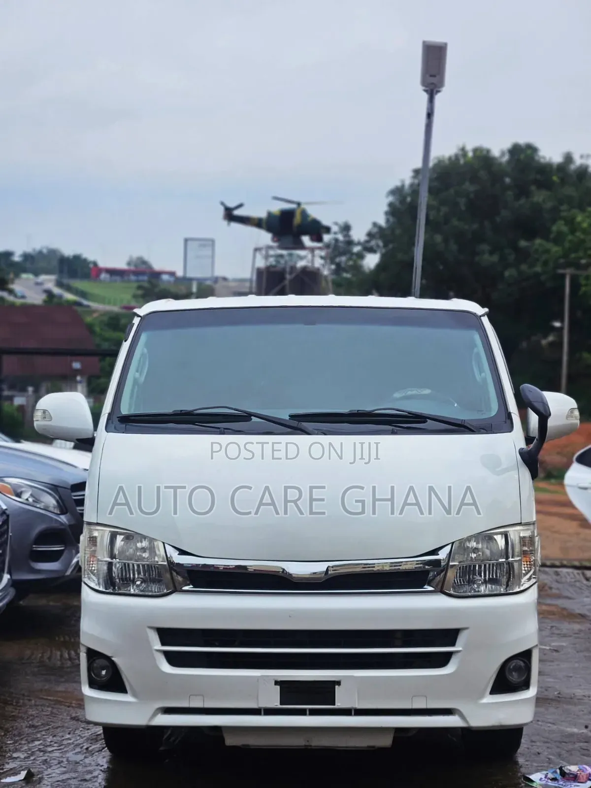 Toyota HiAce 2015 White