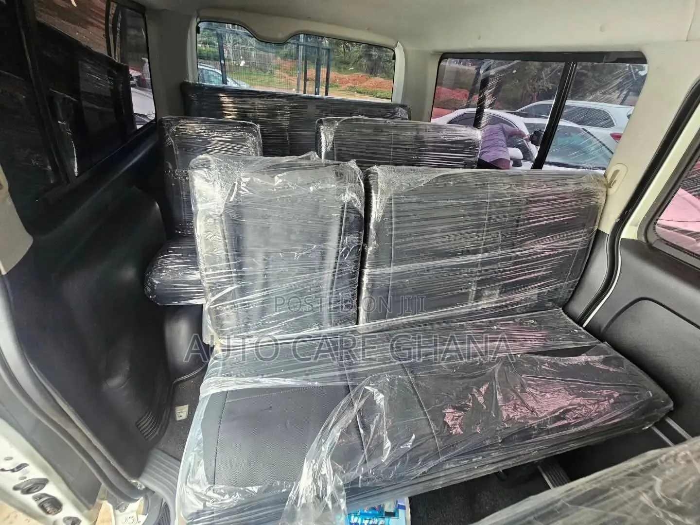 Toyota HiAce 2015 White