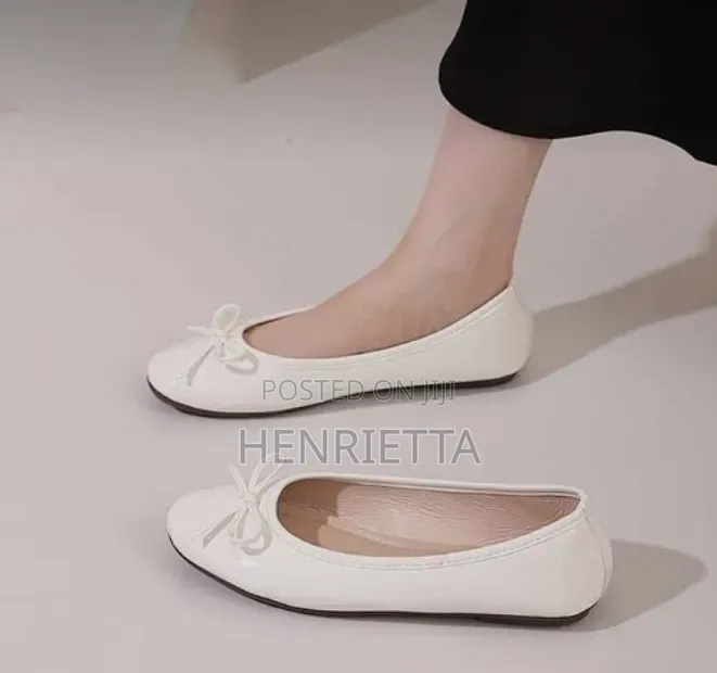 Ladies Flat Shoes