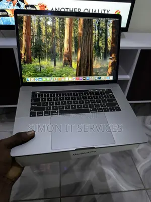 Laptop Apple MacBook 2018 32GB Intel Core i9 SSD 1T