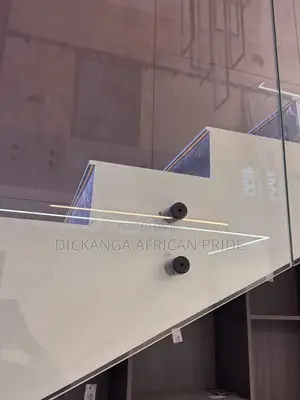 Modern Luxury Glass Staircase