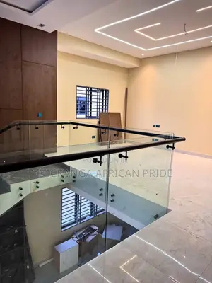 Modern Luxury Glass Staircase