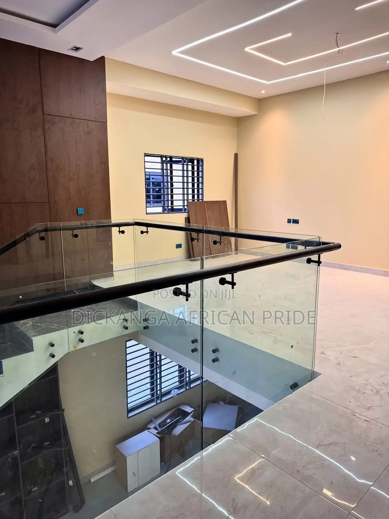 Modern Luxury Glass Staircase