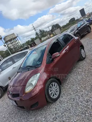 Toyota Vitz 1.0 FWD 5dr 2010 Brown