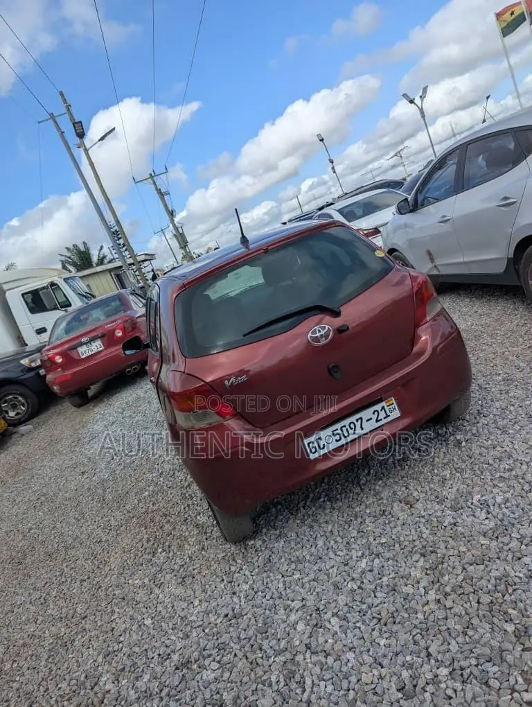 Toyota Vitz 1.0 FWD 5dr 2010 Brown