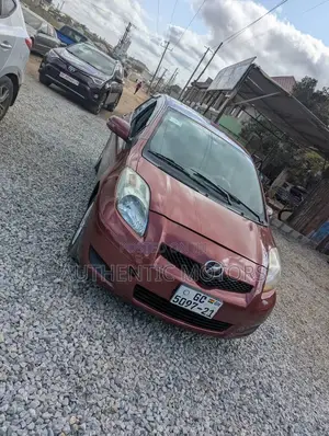 Toyota Vitz 1.0 FWD 5dr 2010 Brown