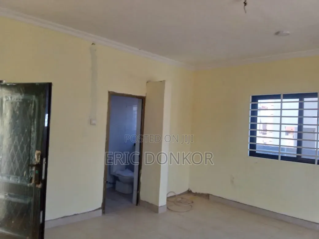 4bdrm Duplex in Adenta, Barrier for rent