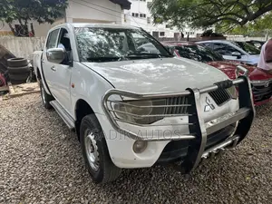 Mitsubishi L200 Double Cab 2.5 136hp 4WD 2009 White