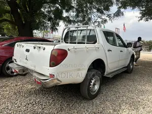 Mitsubishi L200 Double Cab 2.5 136hp 4WD 2009 White