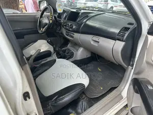 Mitsubishi L200 Double Cab 2.5 136hp 4WD 2009 White