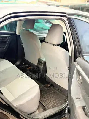 Toyota Corolla LE 4dr Sedan (1.8L 4cyl CVT) 2016 Black