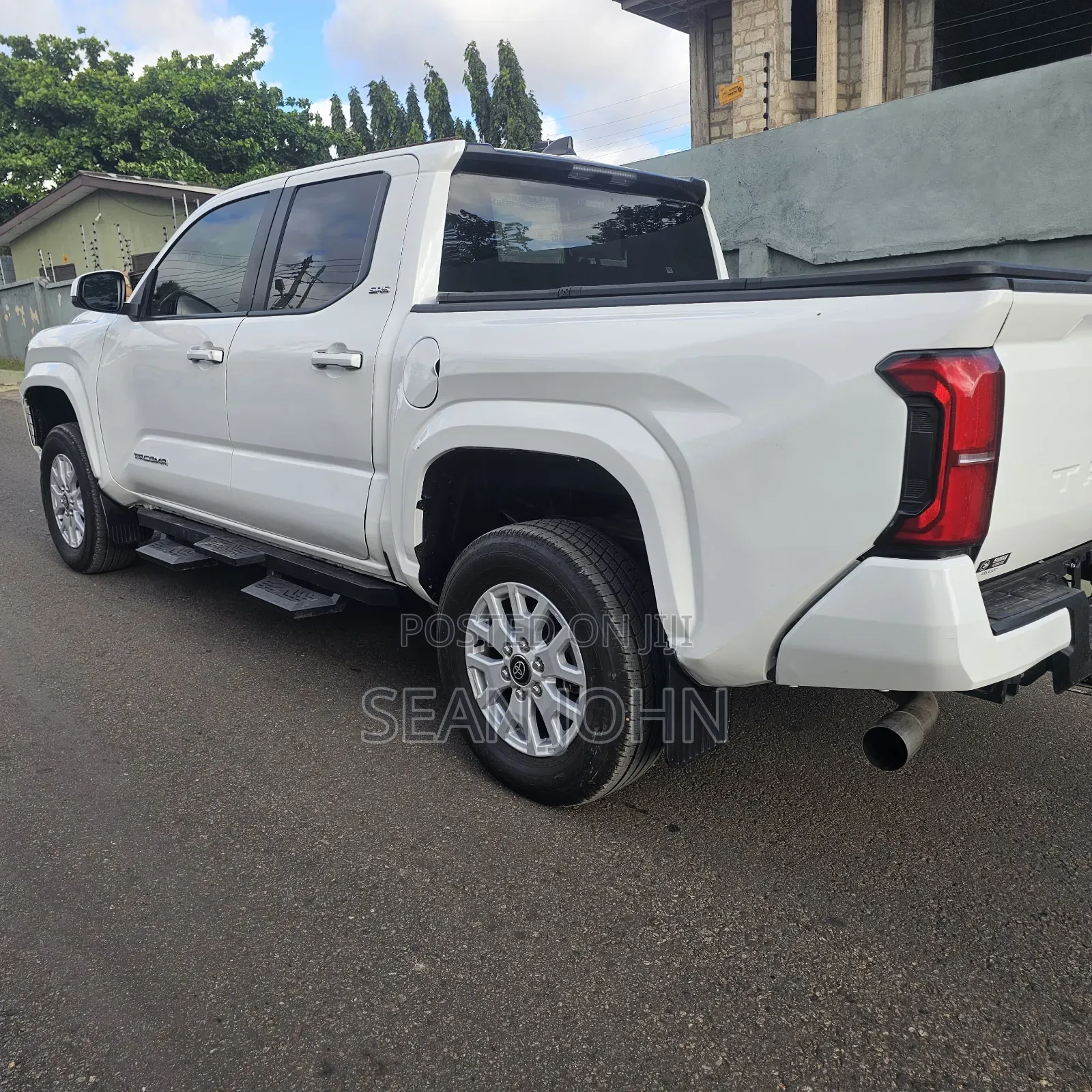 Toyota Tacoma SR Double Cab 4WD 5.0 ft. SB (Automatic) 2025 White