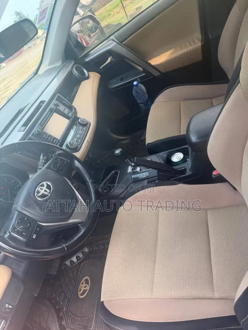 Toyota RAV4 2017 Red