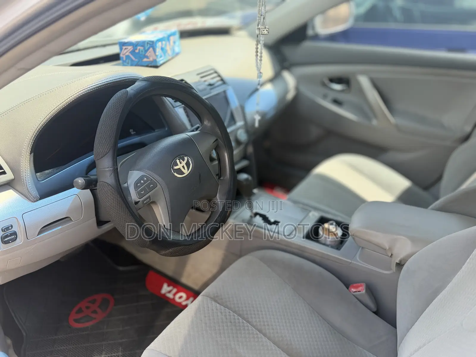 Toyota Camry LE 4dr Sedan (2.5L 4cyl 6AM) 2010 Silver