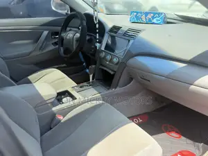 Toyota Camry LE 4dr Sedan (2.5L 4cyl 6AM) 2010 Silver