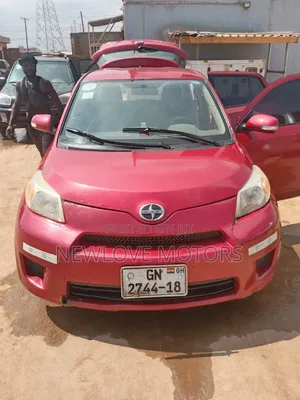 Scion xD Base 2013 Brown