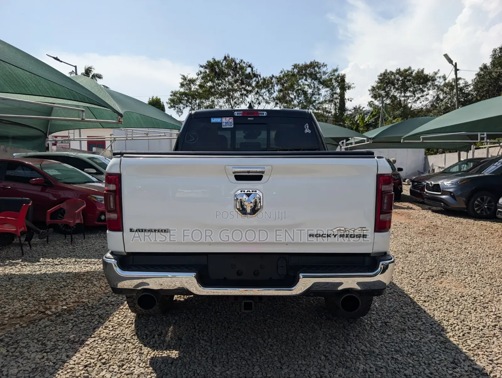 RAM 1500 2022 White