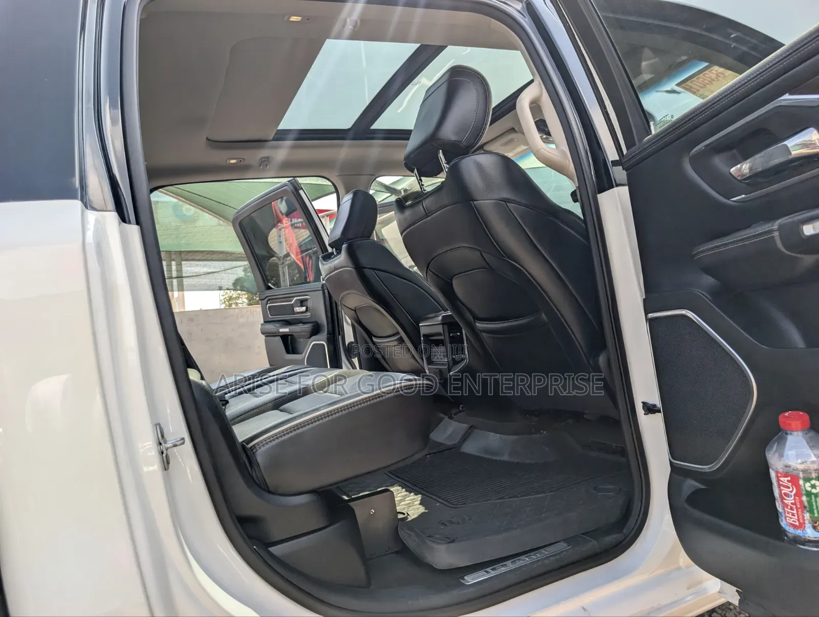 RAM 1500 2022 White