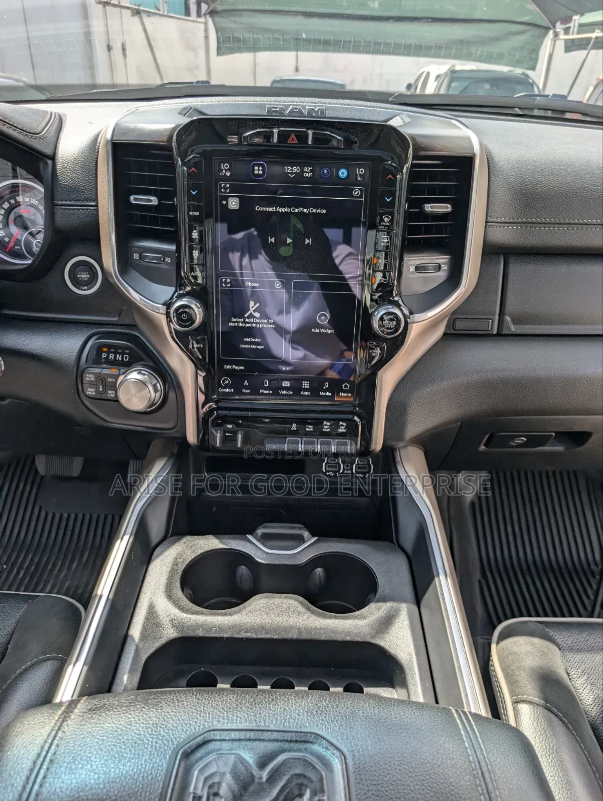RAM 1500 2022 White