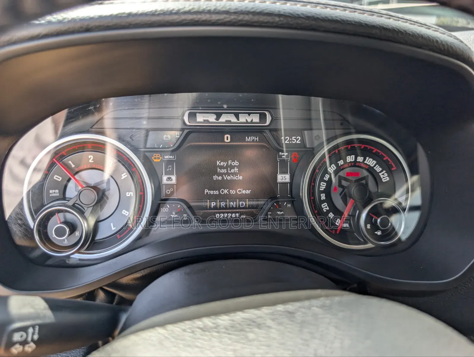 RAM 1500 2022 White