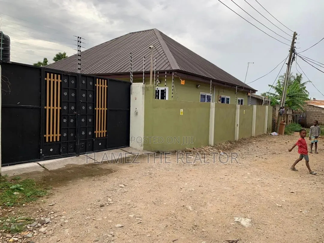 Furnished 3bdrm House in Pokuase Ayawaso for sale