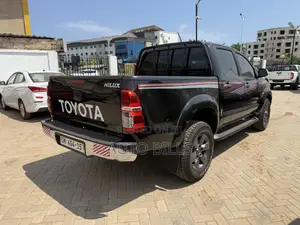 Toyota Hilux WORKMATE 4x4 2015 Black