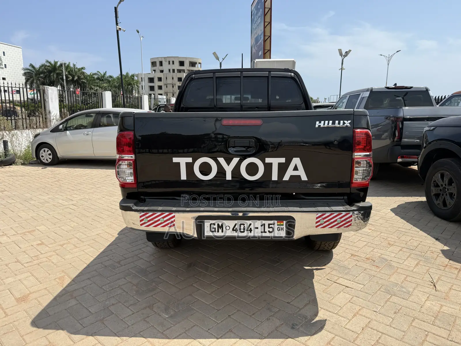 Toyota Hilux WORKMATE 4x4 2015 Black