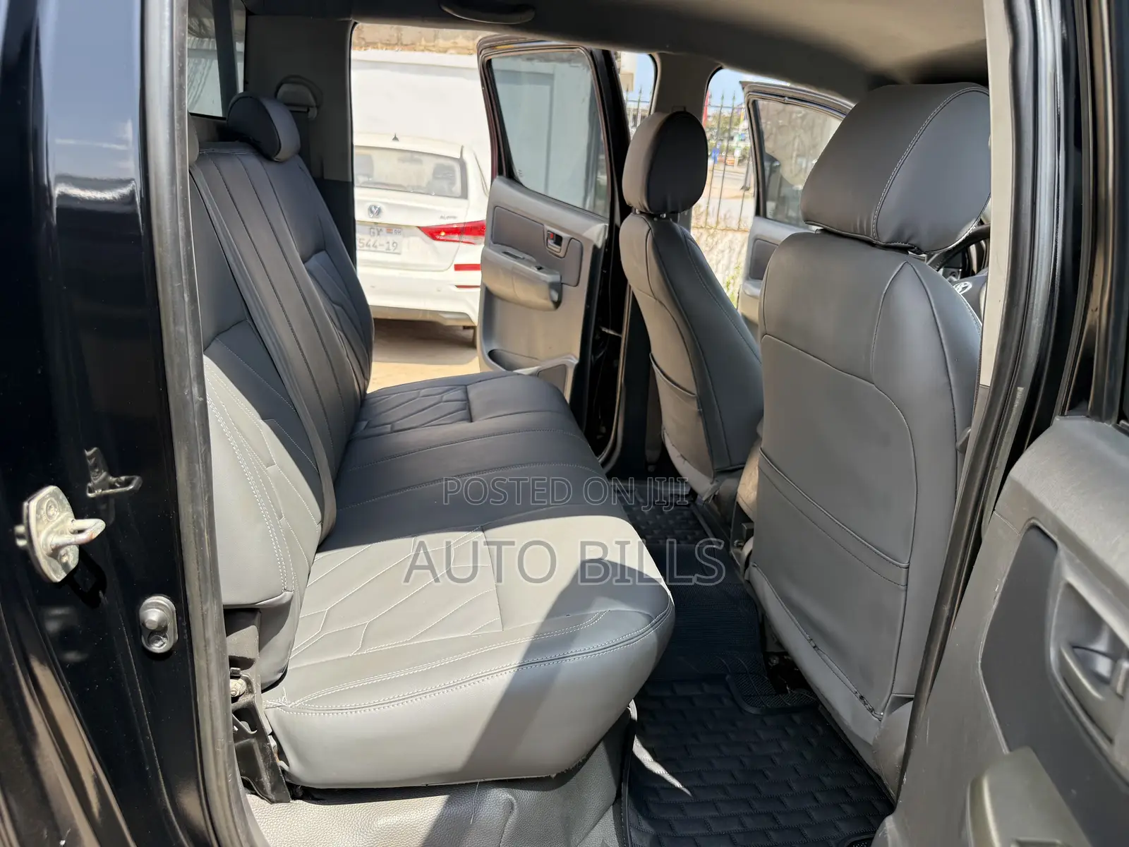 Toyota Hilux WORKMATE 4x4 2015 Black