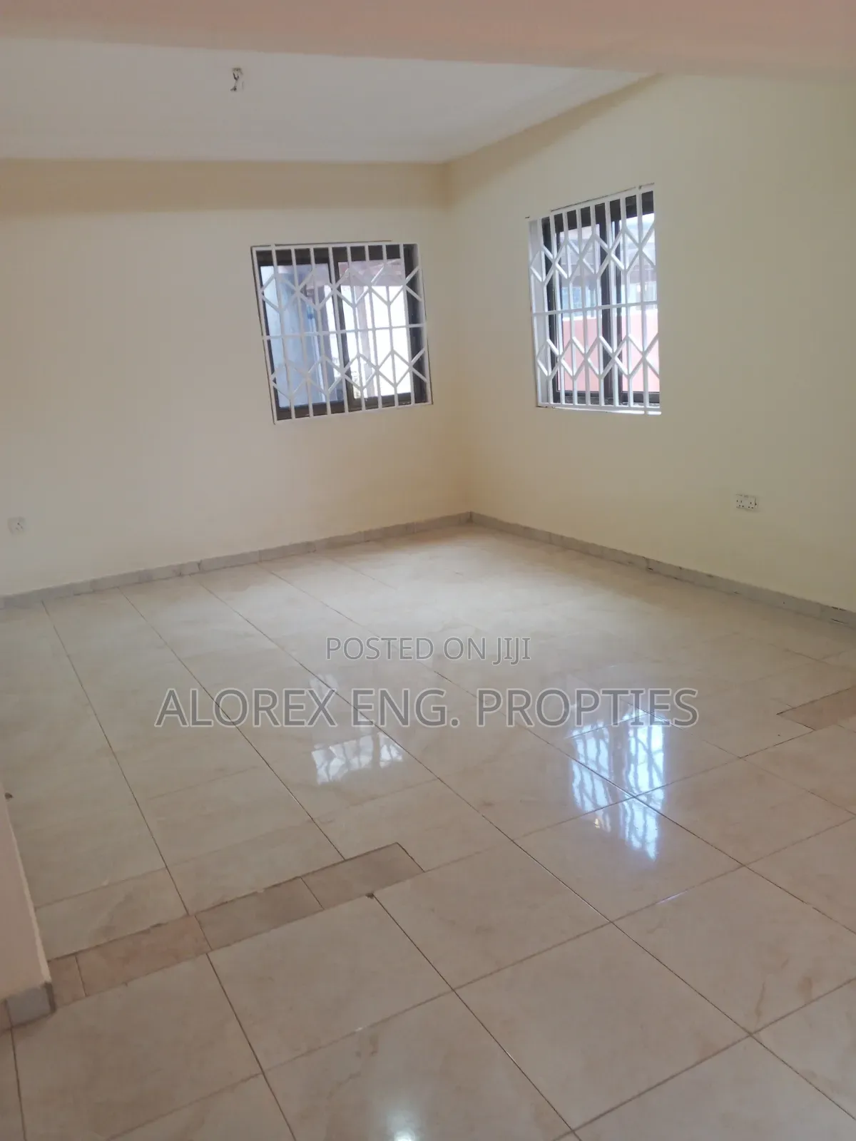 2bdrm Apartment in Adenta Amanfro, Frafraha for rent