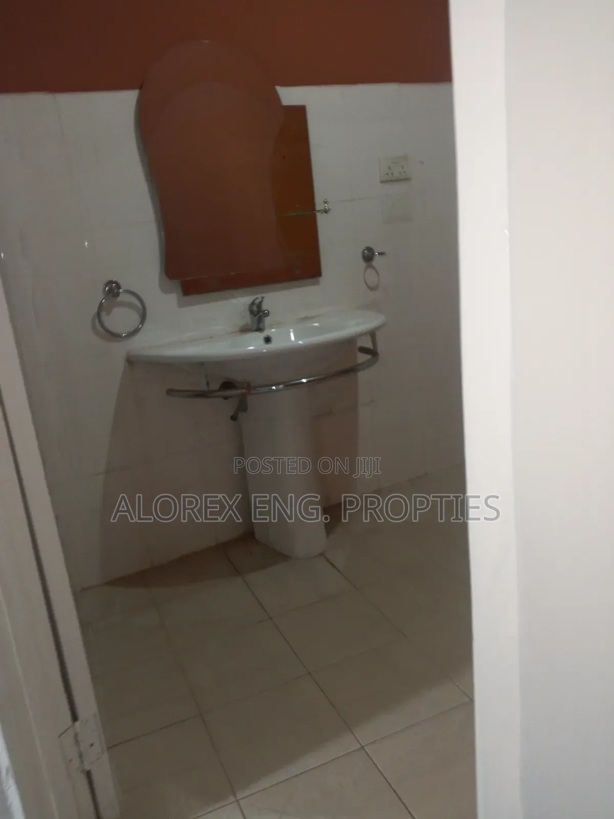 2bdrm Apartment in Adenta Amanfro, Frafraha for rent