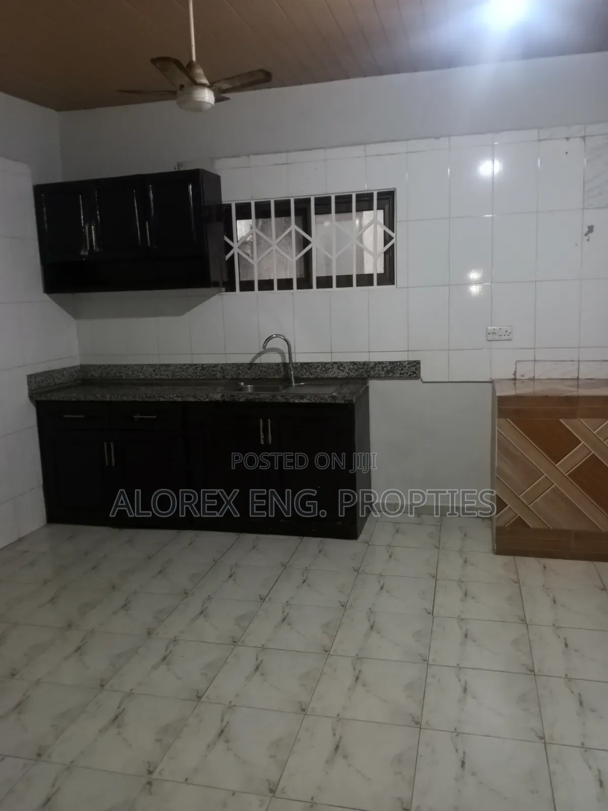 2bdrm Apartment in Adenta Amanfro, Frafraha for rent