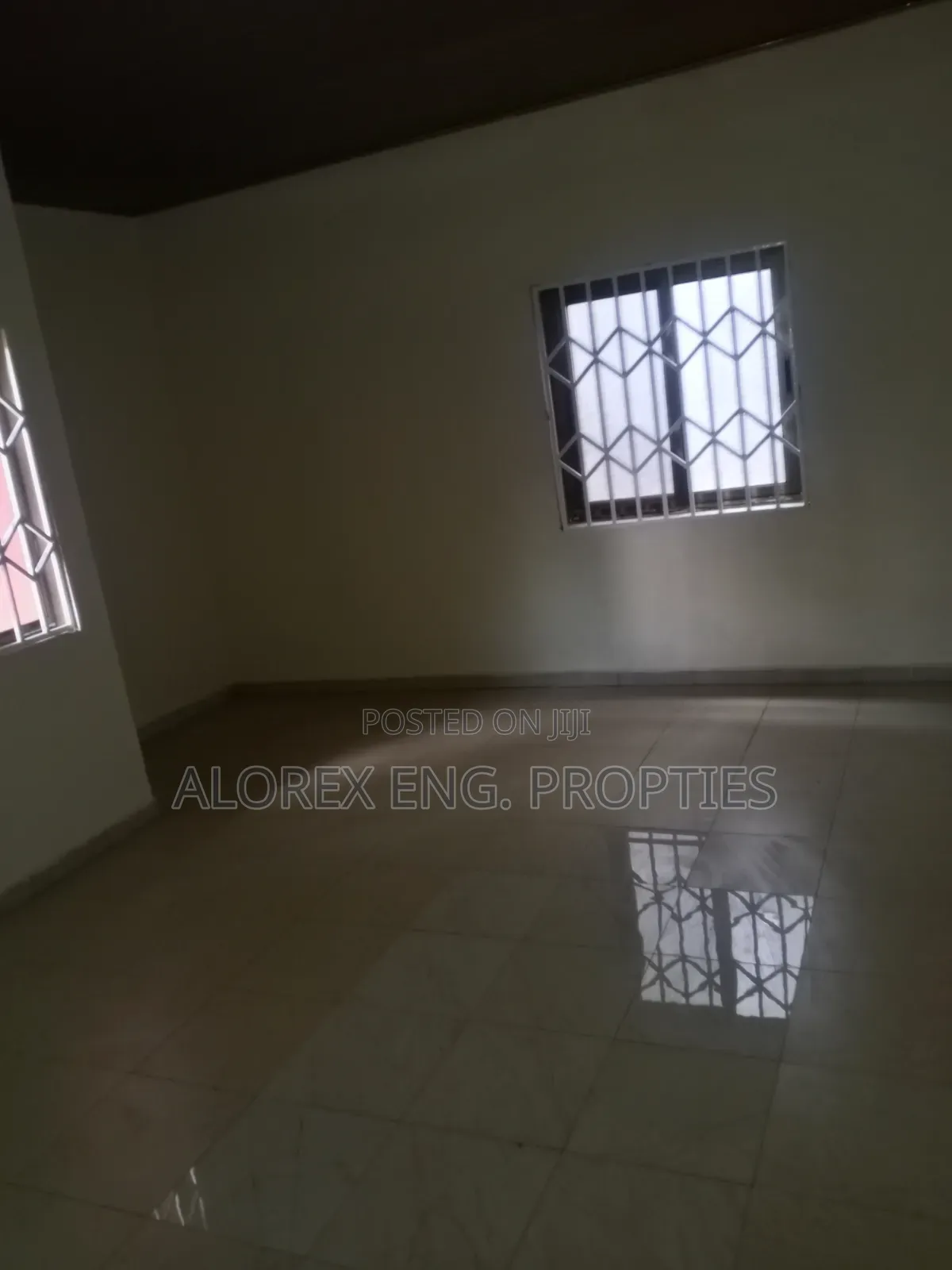 2bdrm Apartment in Adenta Amanfro, Frafraha for rent