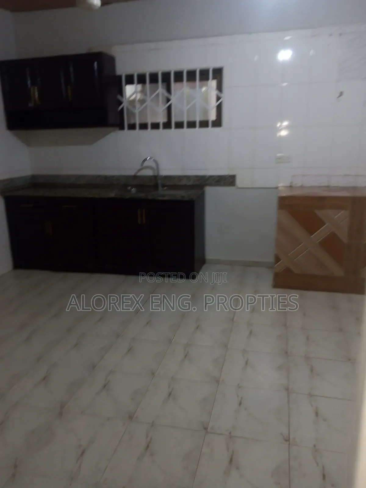 2bdrm Apartment in Adenta Amanfro, Frafraha for rent