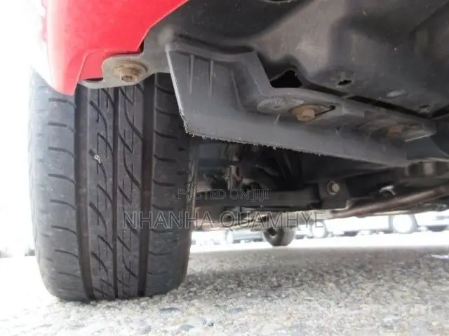 Toyota Vitz 1.0 FWD 3dr 2013 Red
