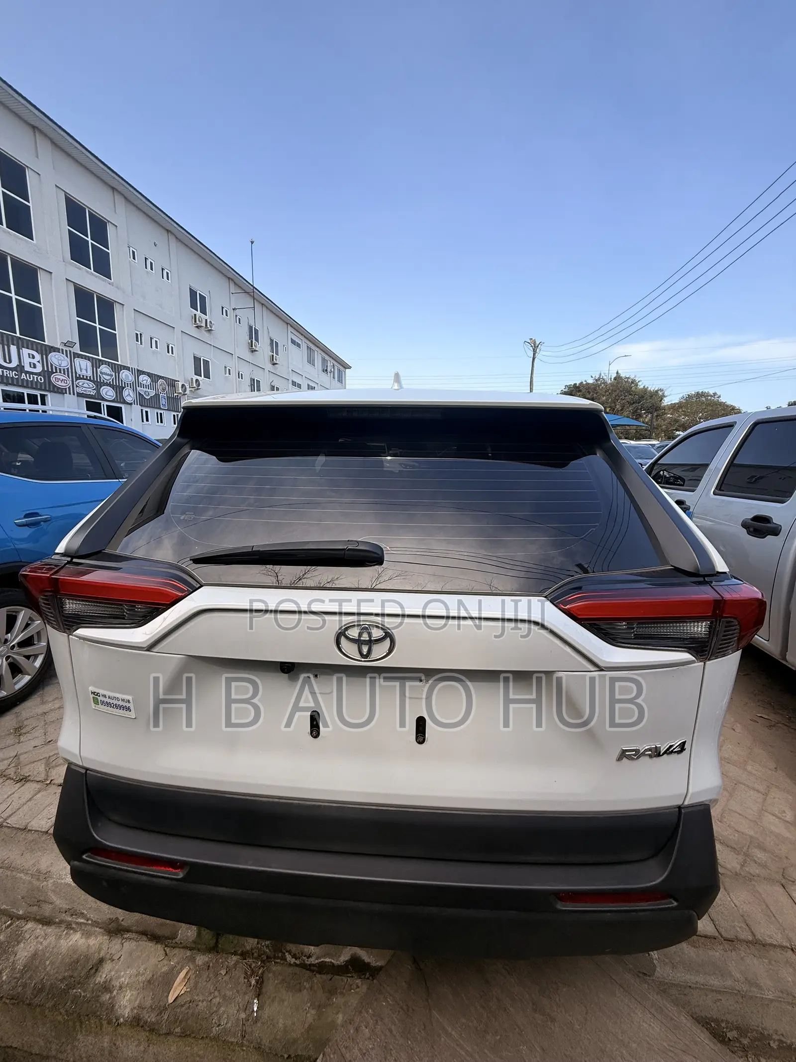 Toyota RAV4 Adventure AWD 2023 Off white