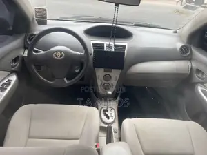 Toyota Belta 2010 Blue
