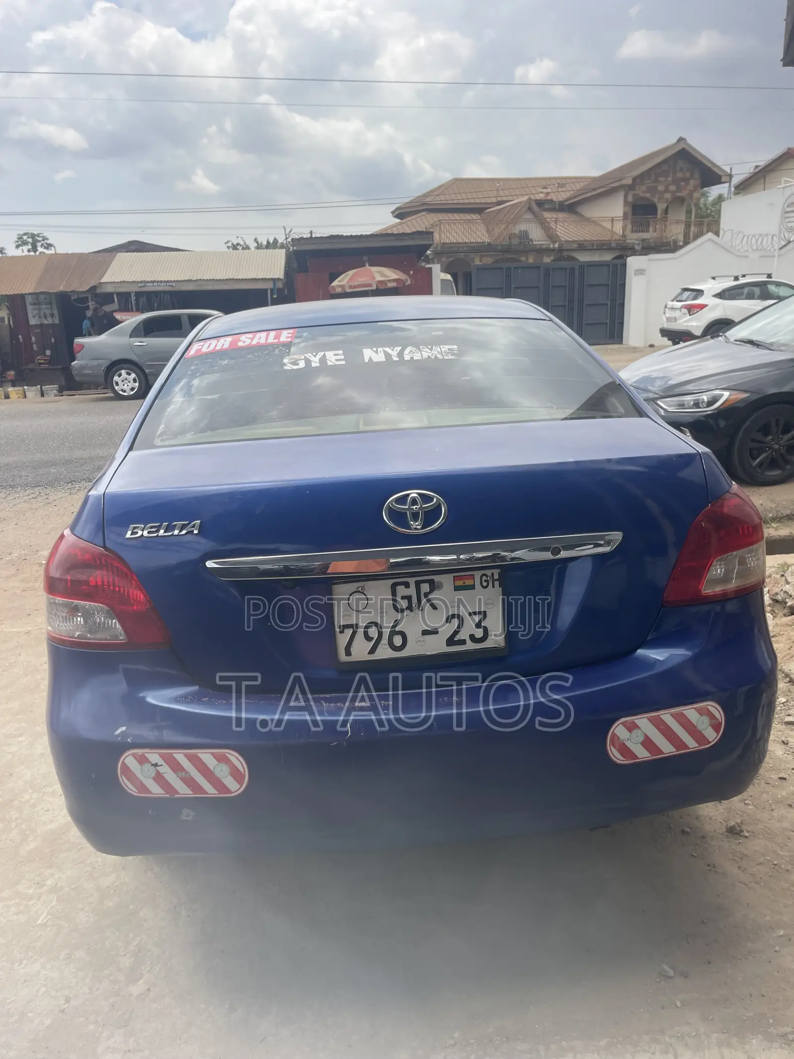 Toyota Belta 2010 Blue
